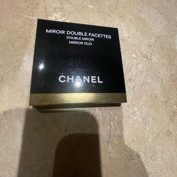 CHANEL COMPACT MIRROR - Picture 2 of 5